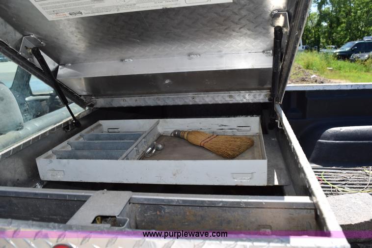 image for item H5039 1995 Ford F250 pickup truck