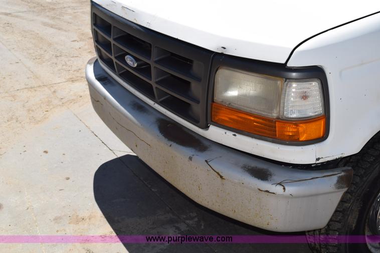 image for item H5039 1995 Ford F250 pickup truck