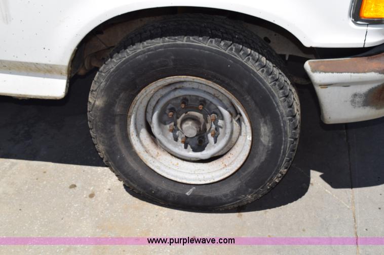 image for item H5039 1995 Ford F250 pickup truck