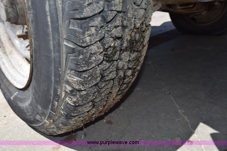 image for item H5039 1995 Ford F250 pickup truck