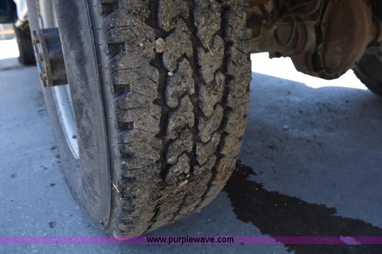 image for item H5039 1995 Ford F250 pickup truck