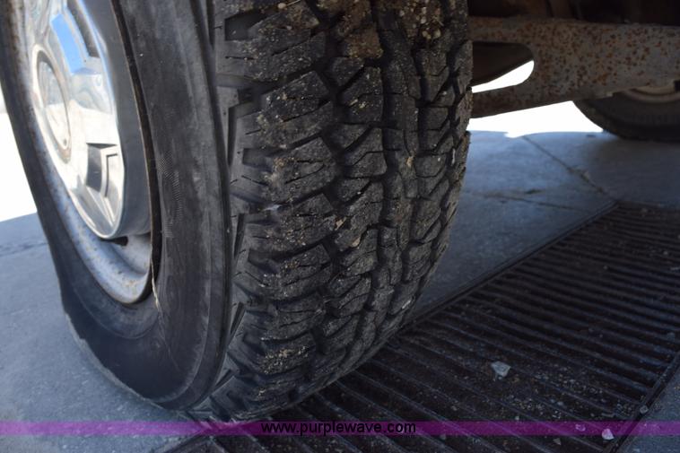 image for item H5039 1995 Ford F250 pickup truck