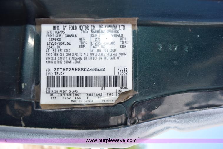 image for item H5039 1995 Ford F250 pickup truck