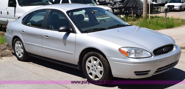 image for item H5041 2006 Ford Taurus