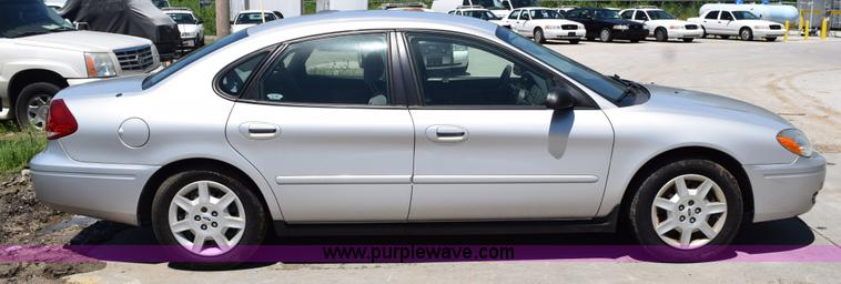 image for item H5041 2006 Ford Taurus