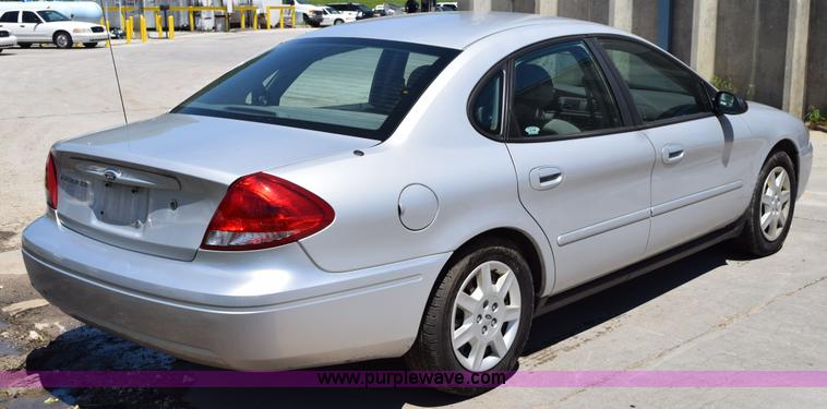 image for item H5041 2006 Ford Taurus