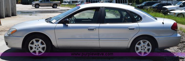 image for item H5041 2006 Ford Taurus