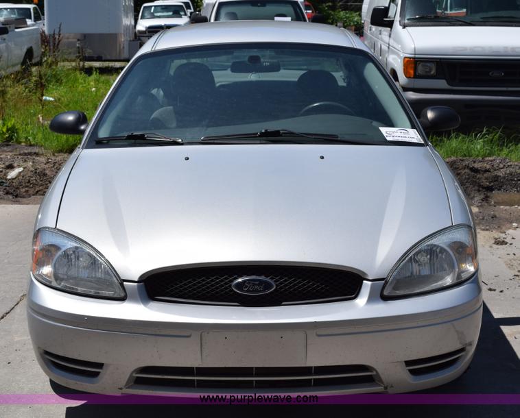 image for item H5041 2006 Ford Taurus