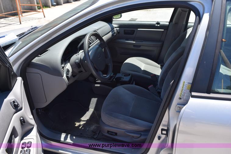 image for item H5041 2006 Ford Taurus