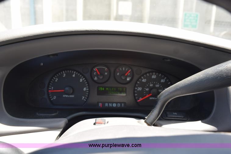 image for item H5041 2006 Ford Taurus