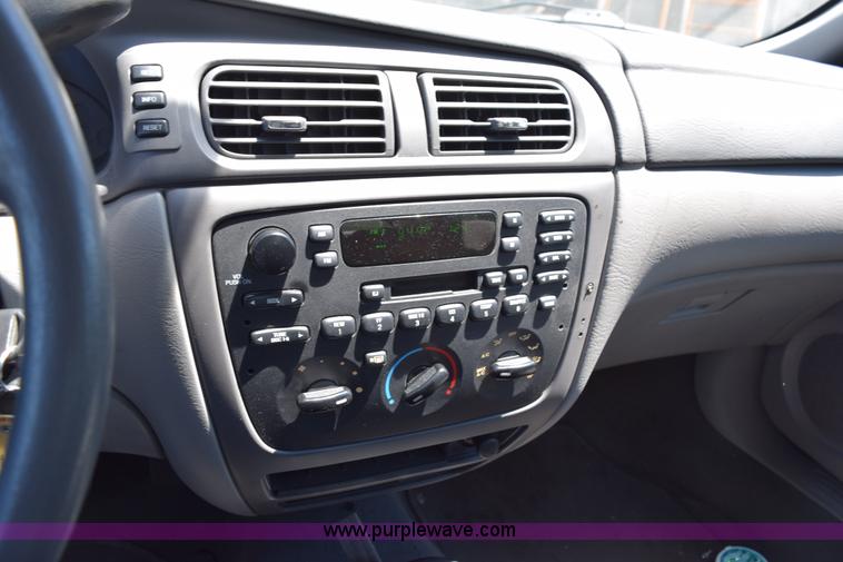 image for item H5041 2006 Ford Taurus