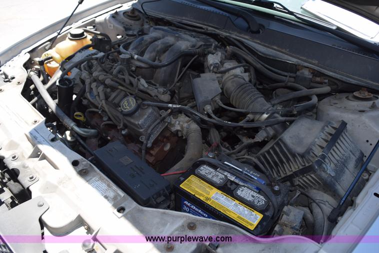 image for item H5041 2006 Ford Taurus