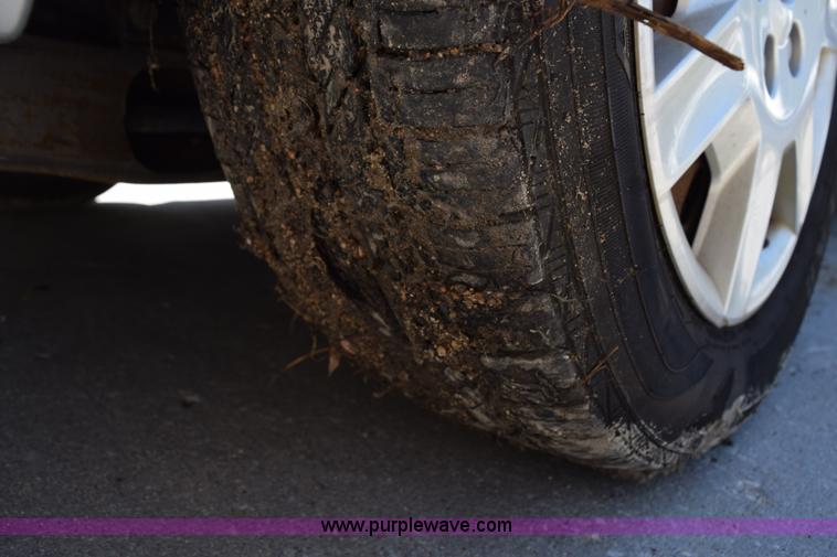 image for item H5041 2006 Ford Taurus