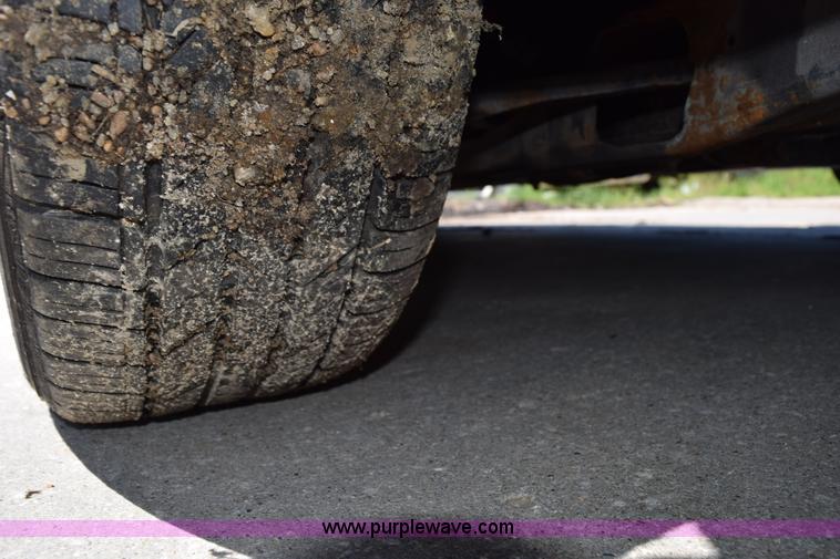 image for item H5041 2006 Ford Taurus