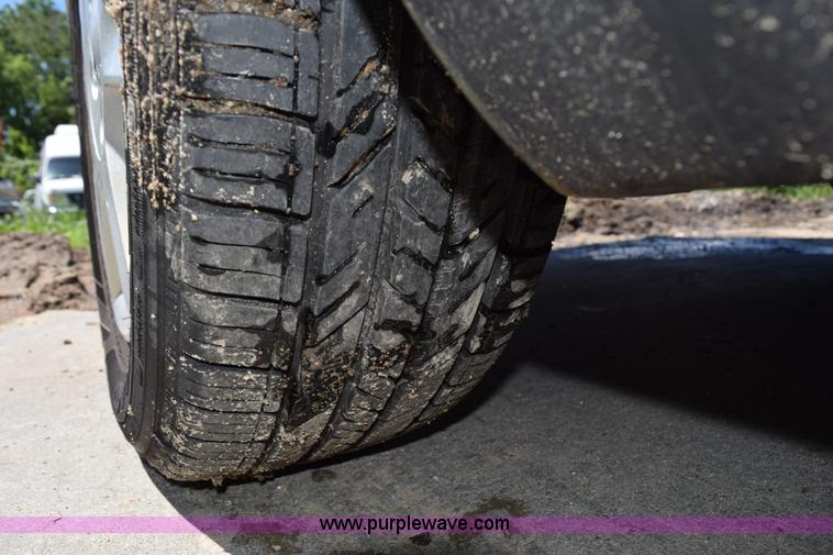 image for item H5041 2006 Ford Taurus