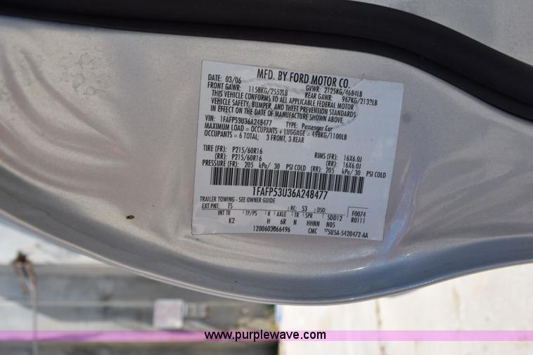 image for item H5041 2006 Ford Taurus