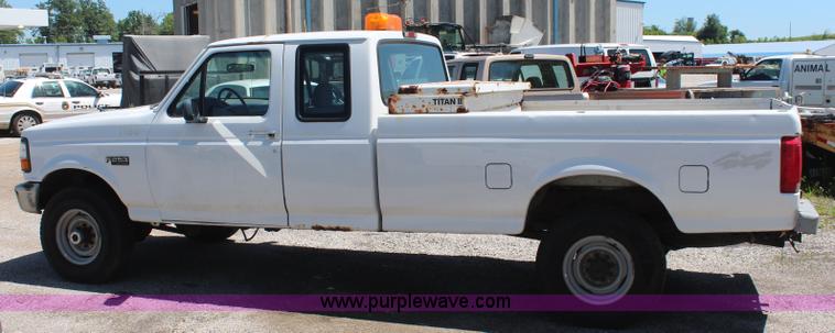 image for item H5043 1995 Ford F250 pickup truck