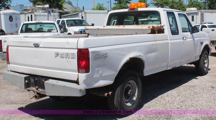 image for item H5043 1995 Ford F250 pickup truck