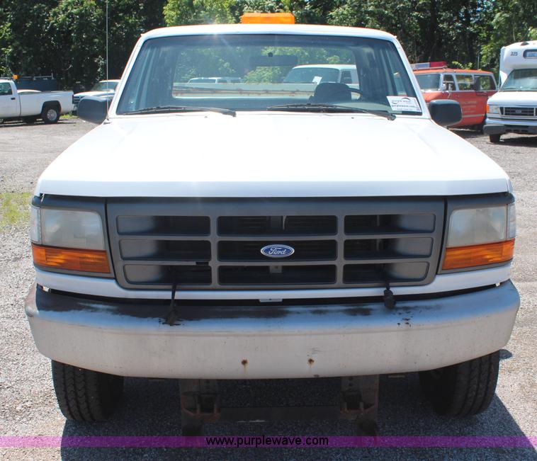 image for item H5043 1995 Ford F250 pickup truck