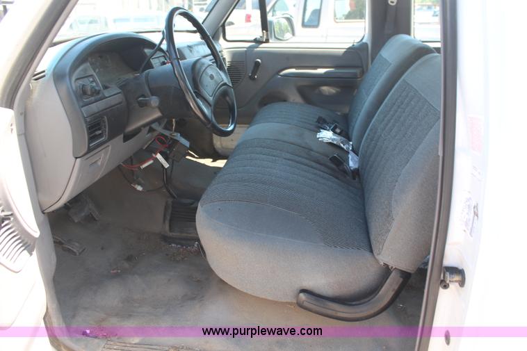 image for item H5043 1995 Ford F250 pickup truck