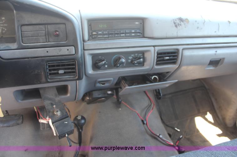 image for item H5043 1995 Ford F250 pickup truck