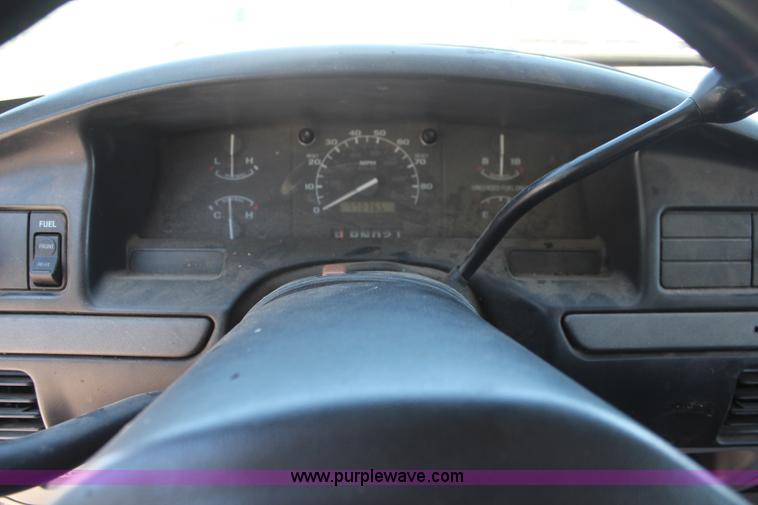 image for item H5043 1995 Ford F250 pickup truck