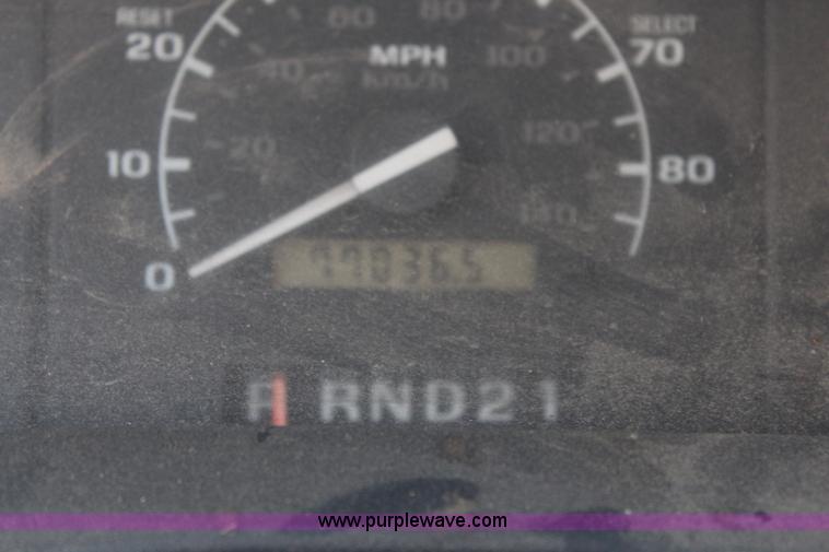 image for item H5043 1995 Ford F250 pickup truck