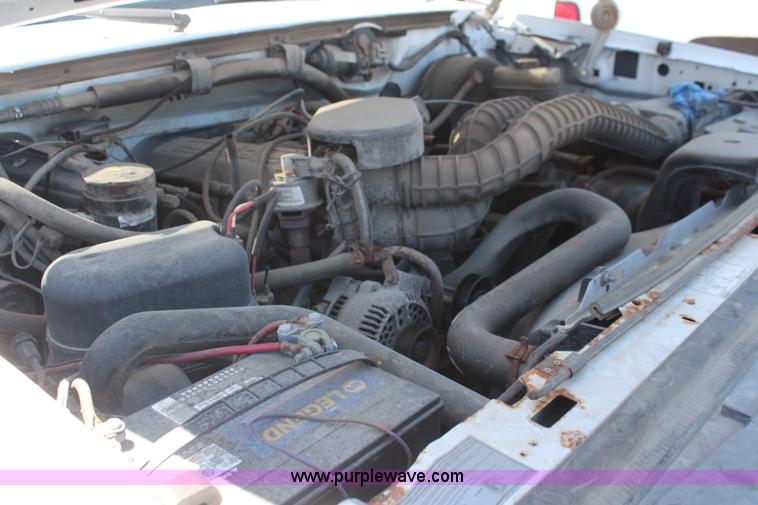 image for item H5043 1995 Ford F250 pickup truck