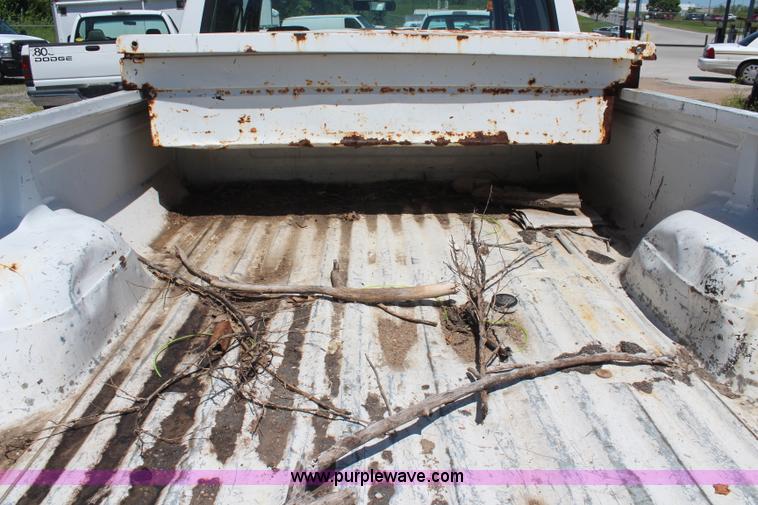 image for item H5043 1995 Ford F250 pickup truck