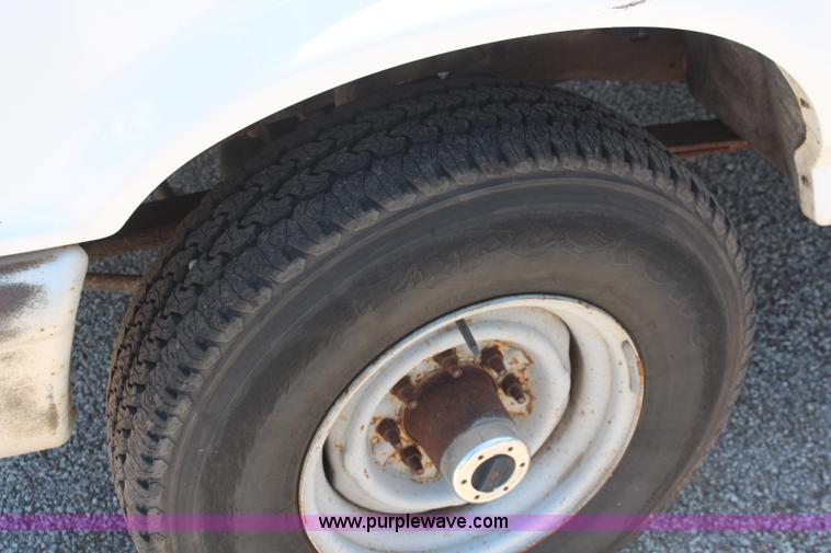 image for item H5043 1995 Ford F250 pickup truck