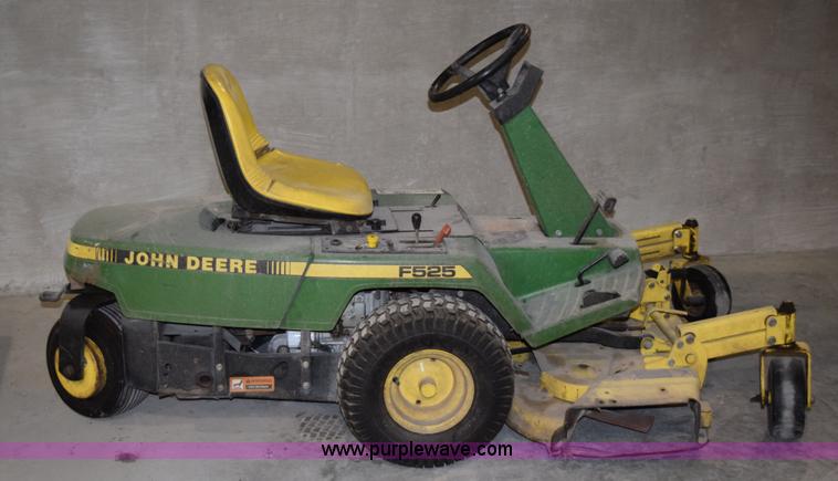 image for item H5067 John Deere F525 riding lawn mower