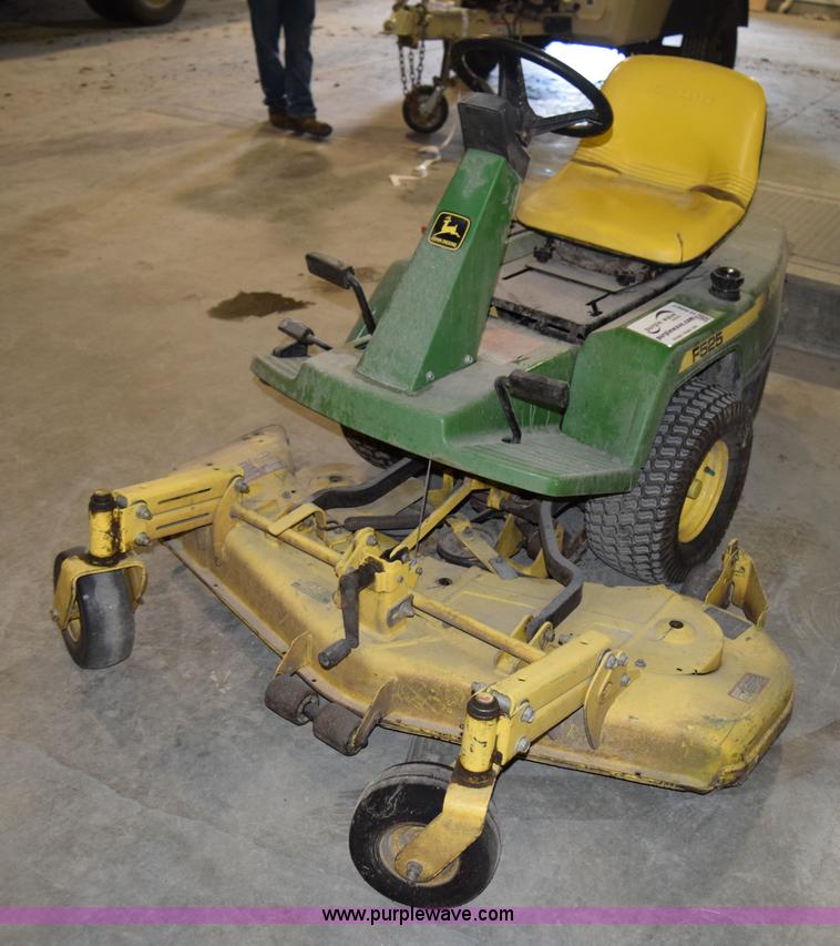 image for item H5067 John Deere F525 riding lawn mower