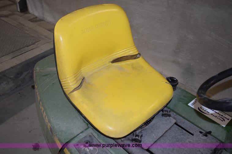 image for item H5067 John Deere F525 riding lawn mower