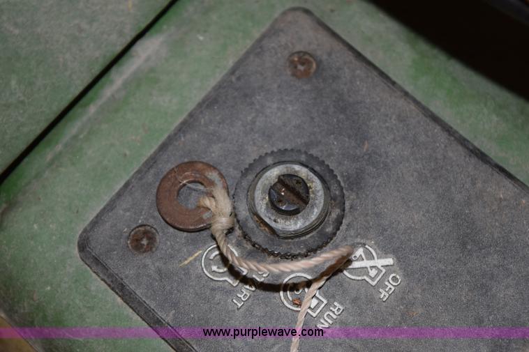 image for item H5067 John Deere F525 riding lawn mower