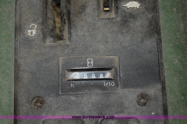 image for item H5067 John Deere F525 riding lawn mower