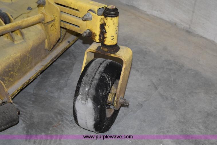 image for item H5067 John Deere F525 riding lawn mower