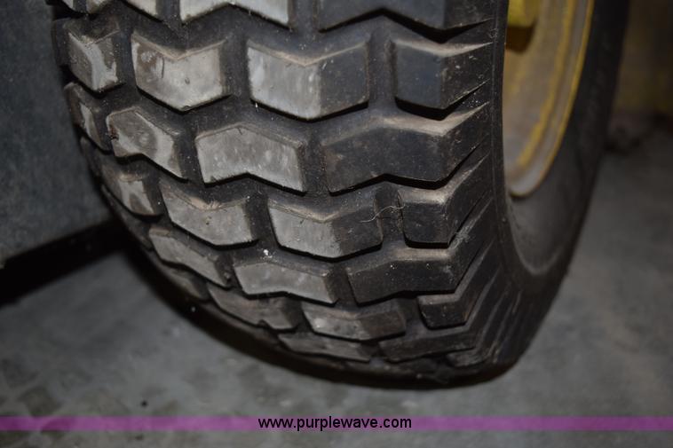 image for item H5067 John Deere F525 riding lawn mower