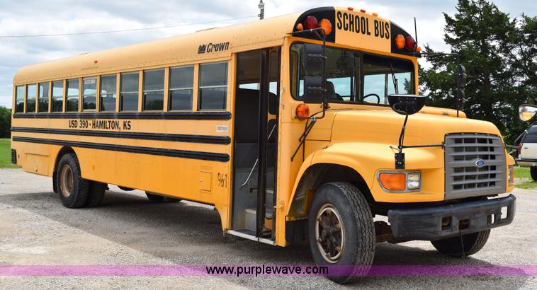 image for item H5070 1996 Ford B800 school bus