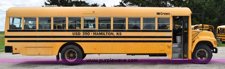 image for item H5070 1996 Ford B800 school bus