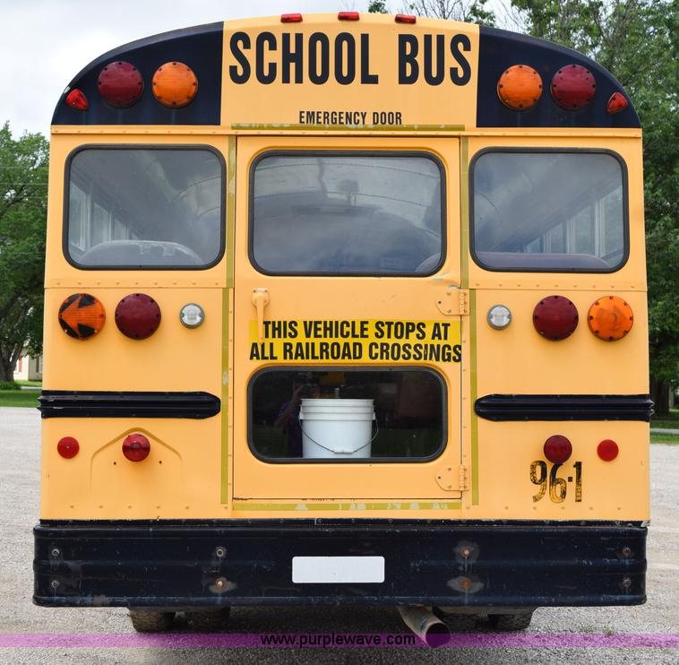 image for item H5070 1996 Ford B800 school bus
