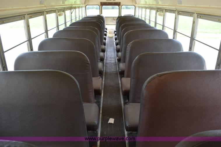 image for item H5070 1996 Ford B800 school bus