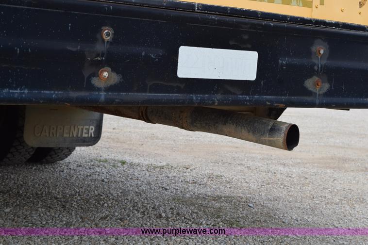 image for item H5070 1996 Ford B800 school bus