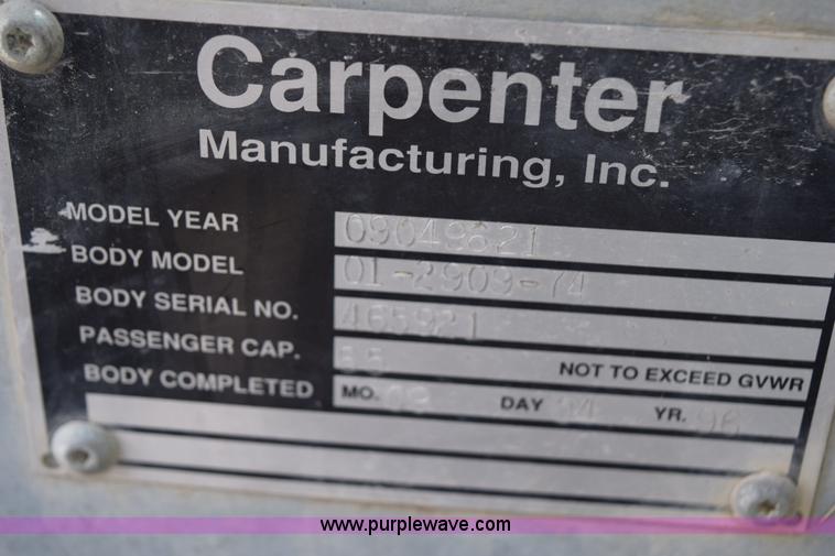 image for item H5070 1996 Ford B800 school bus