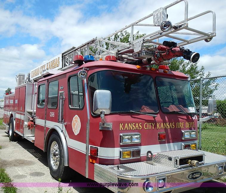 image for item J1232 1994 Hurricane fire truck