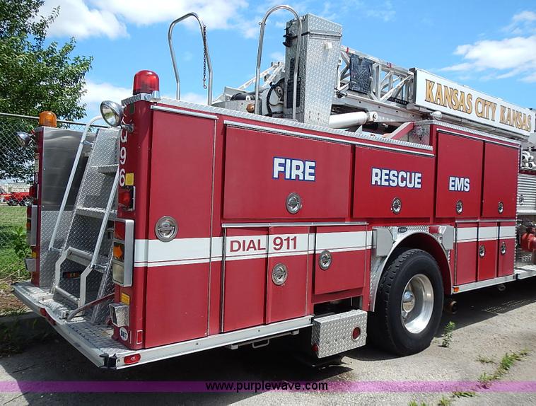 image for item J1232 1994 Hurricane fire truck