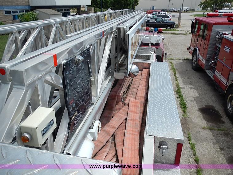 image for item J1232 1994 Hurricane fire truck