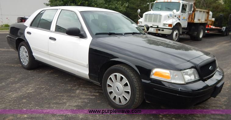 image for item J3863 2009 Ford Crown Victoria Police Interceptor
