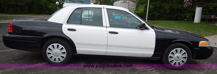 image for item J3863 2009 Ford Crown Victoria Police Interceptor