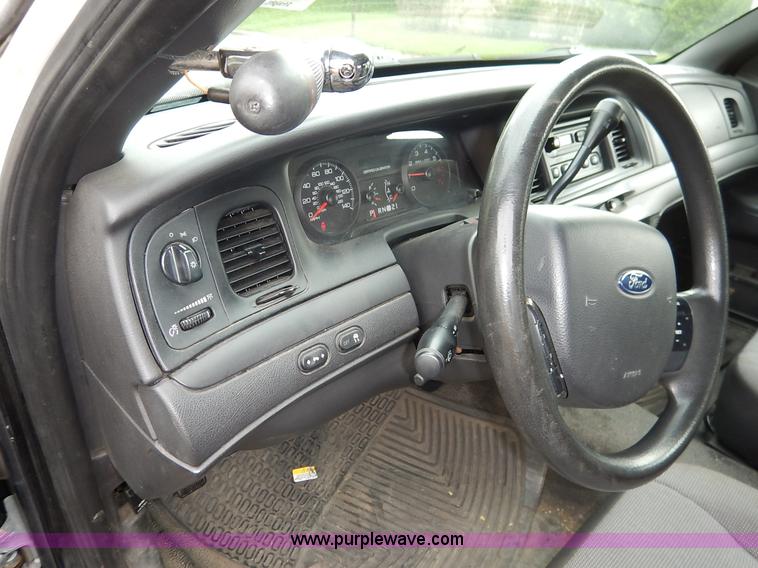 image for item J3863 2009 Ford Crown Victoria Police Interceptor