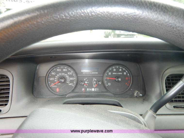 image for item J3863 2009 Ford Crown Victoria Police Interceptor